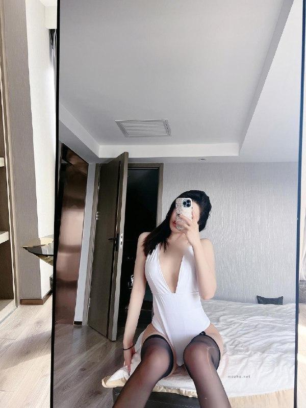 金希儿 – 姐姐的腿是不是你的命【12P】